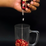 how-to-juice-a-pomegranate-in-a-juicer.png