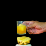 how-to-make-pineapple-juice-with-the-skin.png