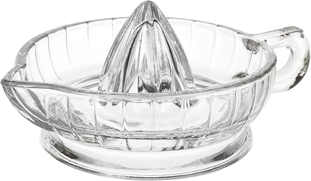 juicer with handle spout