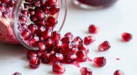 handling pomegranate juicing mess