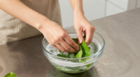 I Never Just Rinse My Greens Anymore — I Use This Bath Method